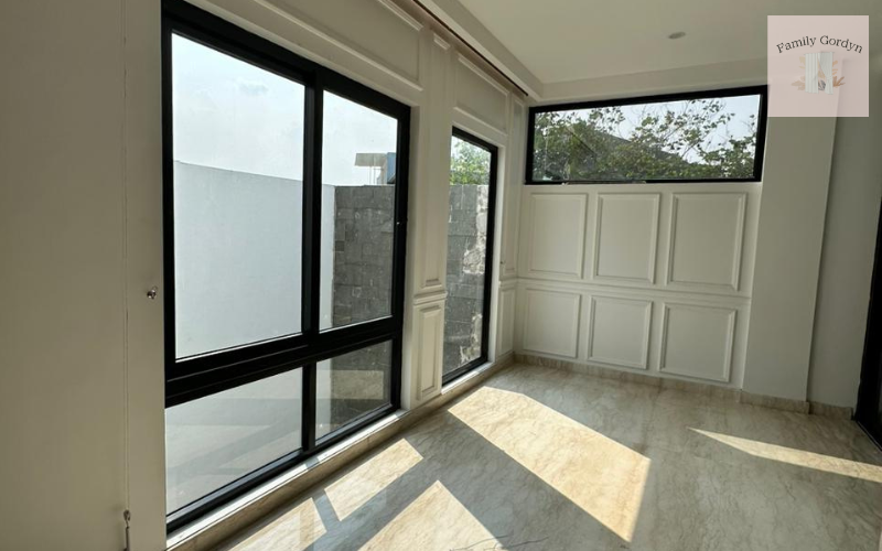 sebelum pemasangan gorden